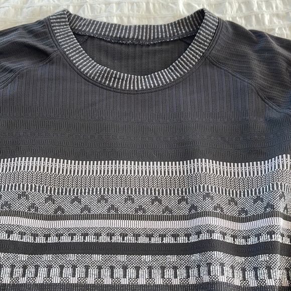 Women’s Lululemon fair isle swiftly base layer L - Picture 4 of 5